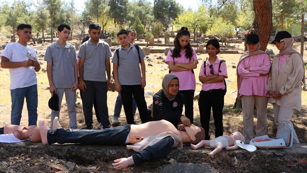 Kilisli Öğrenciler Geleceğin Yıldızları Yaz Kampı'nda İlk Yardım ve Çadır Kurmayı Öğrendi