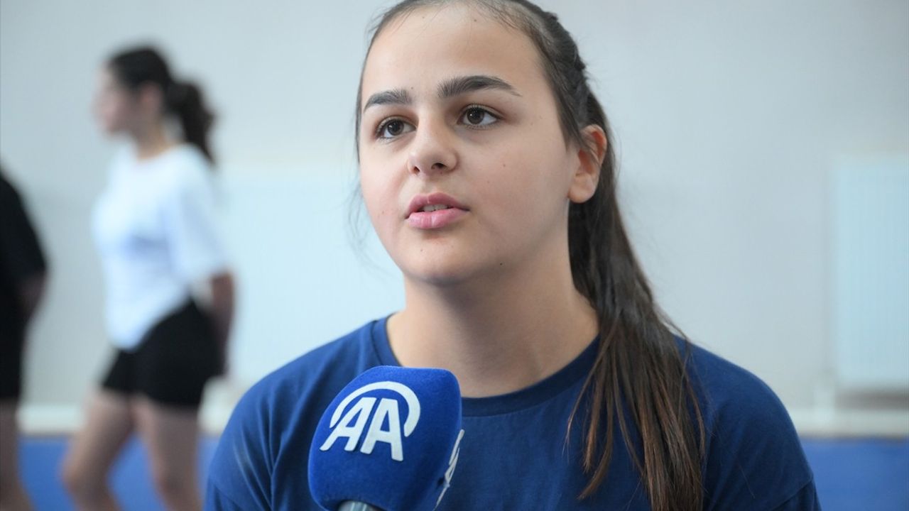 KKTC Kadın Güreşçilerine Türkiye'den Destek