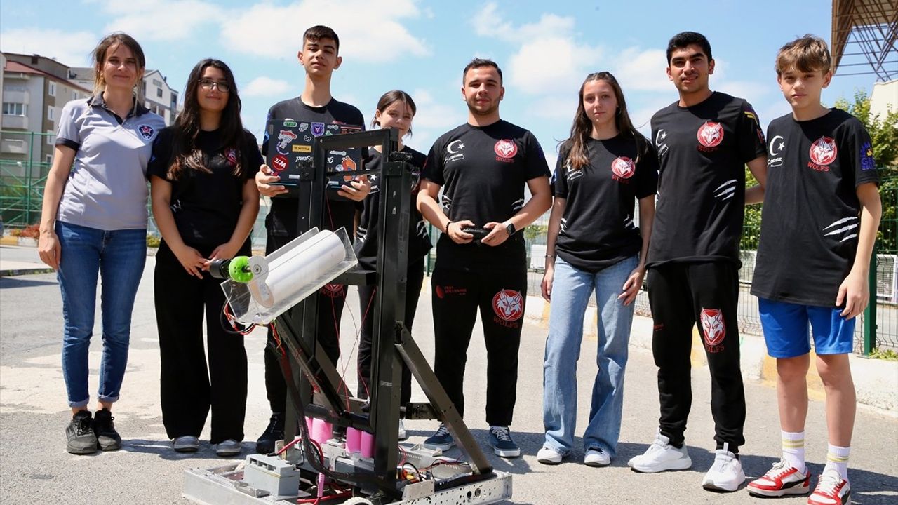 Kocaeli'li Öğrenciler Robotik Yarışmada Başarı Elde Etti