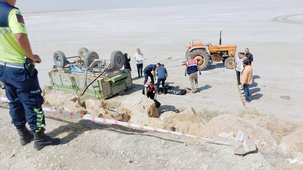 Konya'da Traktör Römorku Devrildi: 1 Ölü, 3 Yaralı
