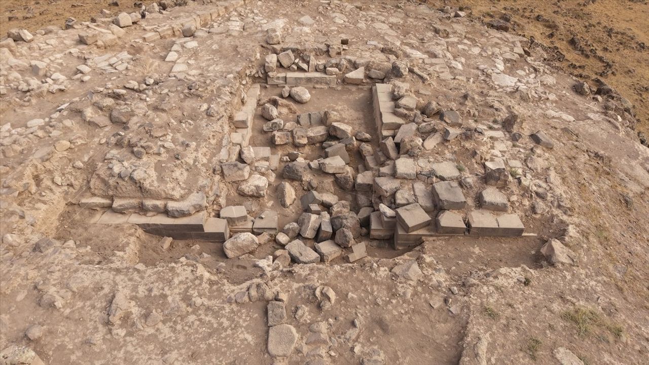 Körzüt Kalesi'nde Haldi'nin Kutsal Kenti Tespit Edildi