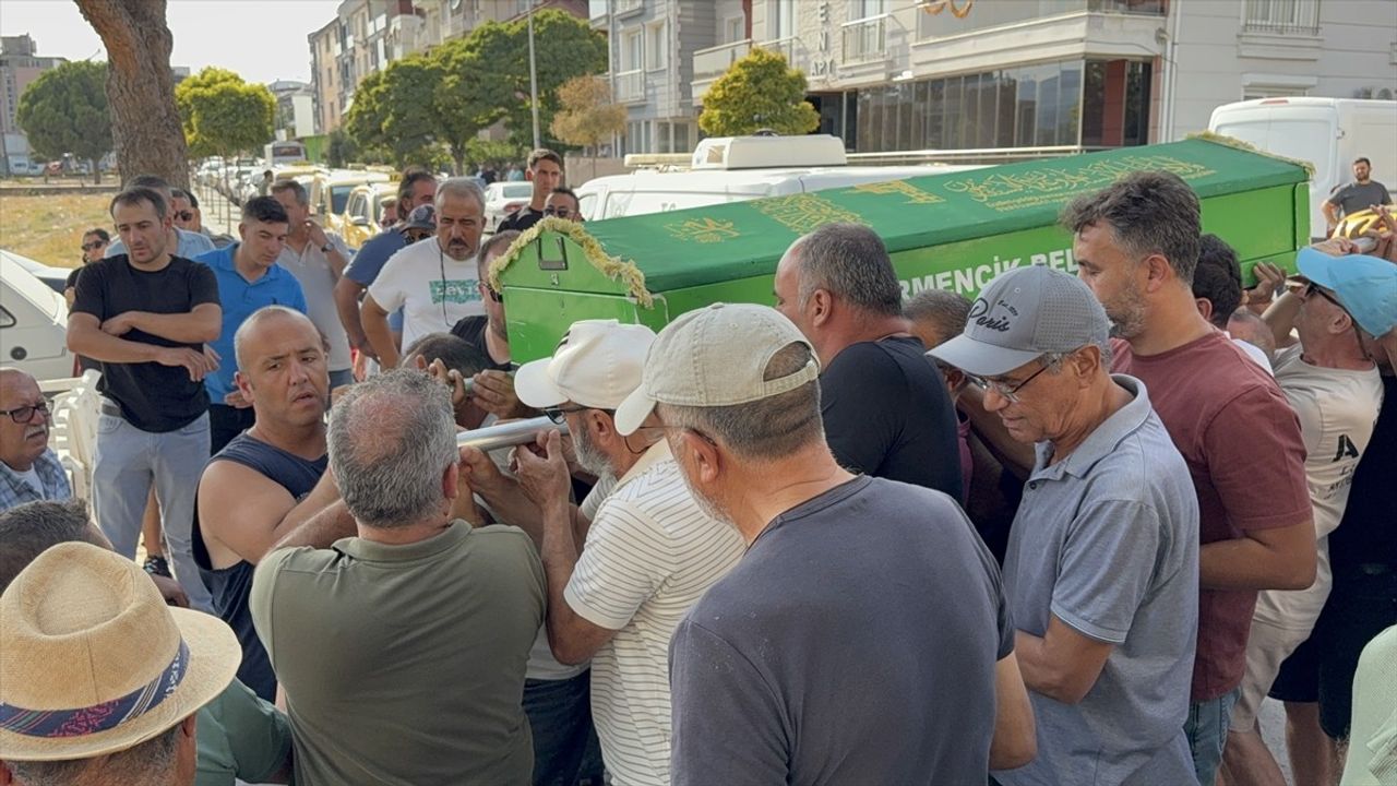 Kuşadası'nda Taksici Bıçaklı Saldırı Sonucu Hayatını Kaybetti