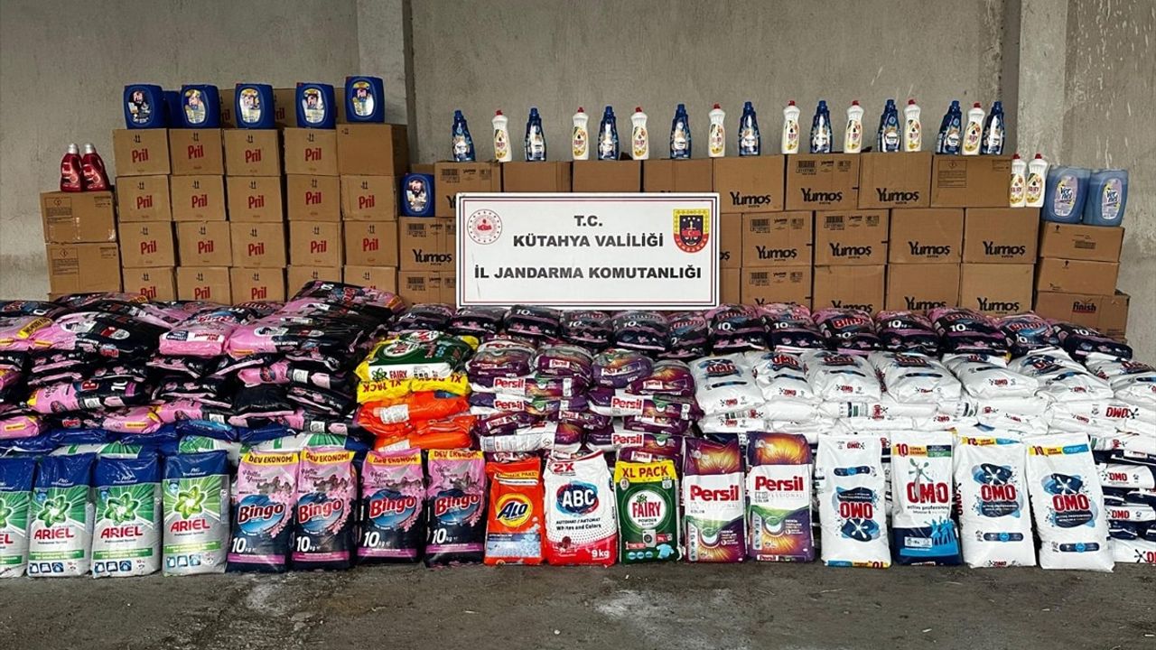 Kütahya'da Sahte Deterjan Operasyonu: 7 Ton Ele Geçirildi