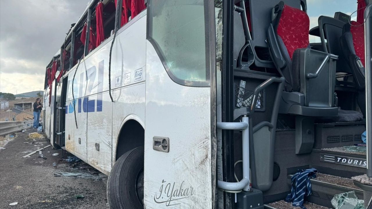 Kuzey Marmara Otoyolu'nda Otobüs Kazası: 3 Ölü, 20 Yaralı