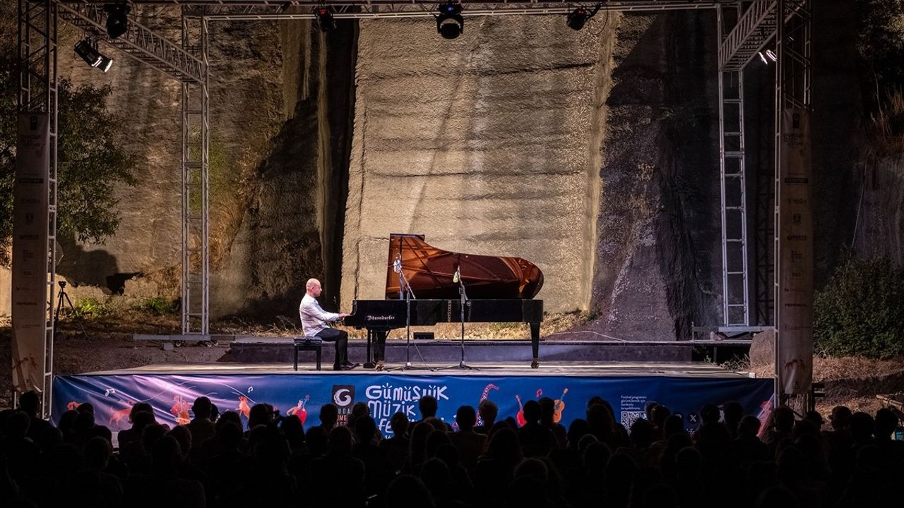 Macar Piyanist Istvan Szekely Bodrum'da Büyüledi