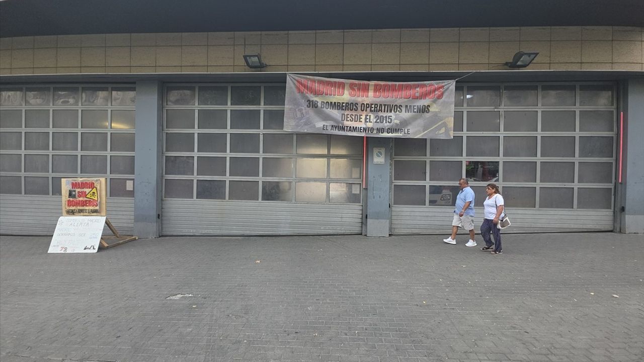 Madrid'deki Orman İtfaiyecileri Süresiz Greve Gitti