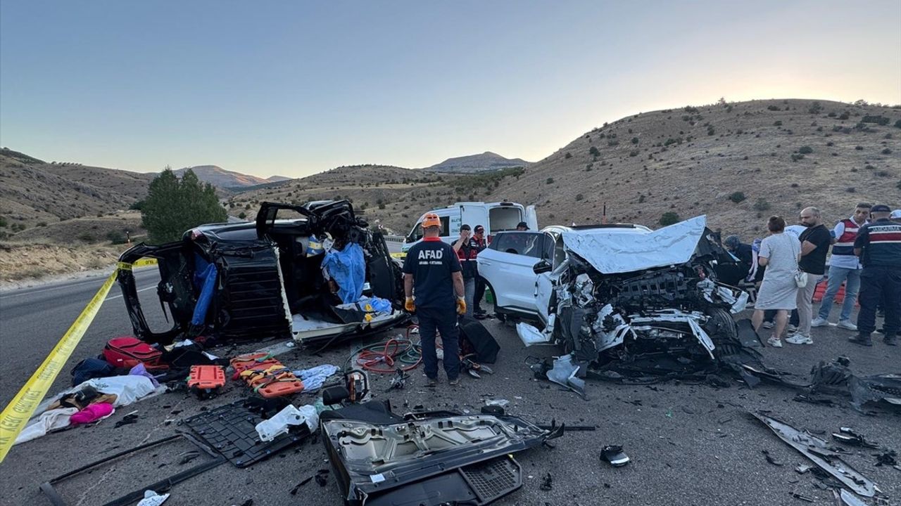Malatya'da Trafik Kazası: 4 Ölü, 2 Yaralı