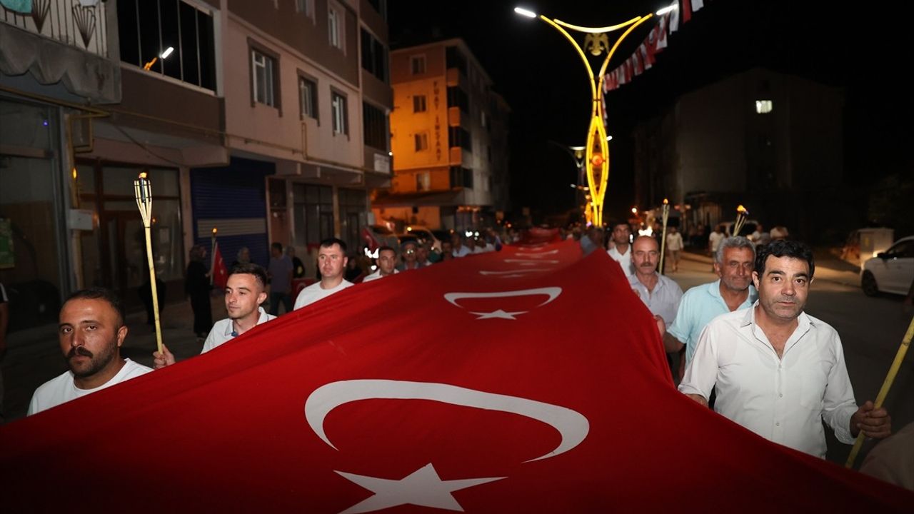 Malazgirt'te Fener Alayıyla Zafer Kutlaması