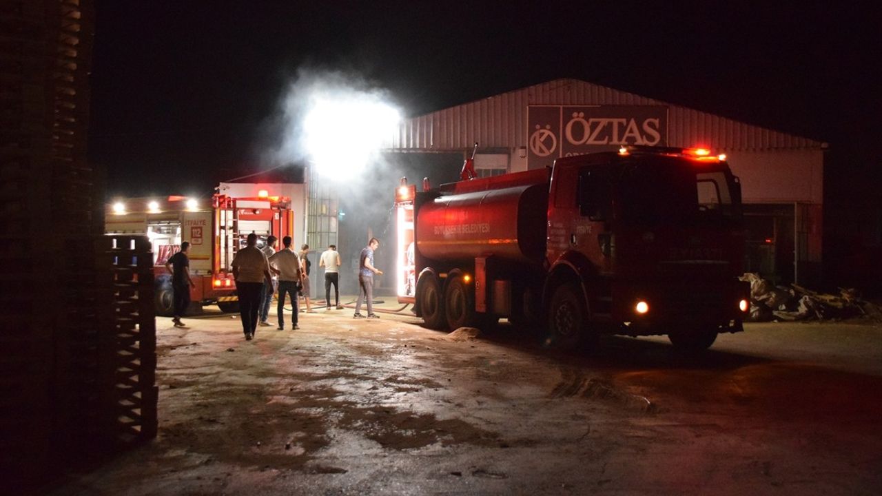 Manisa'da Kereste Fabrikasında Yangın Kontrol Altına Alındı