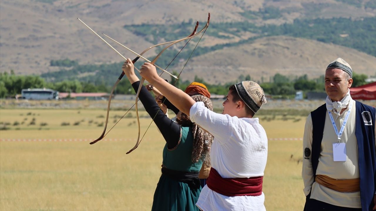 Mengücek Melik Gazi Menzil Kupası Erzincan'da Başladı