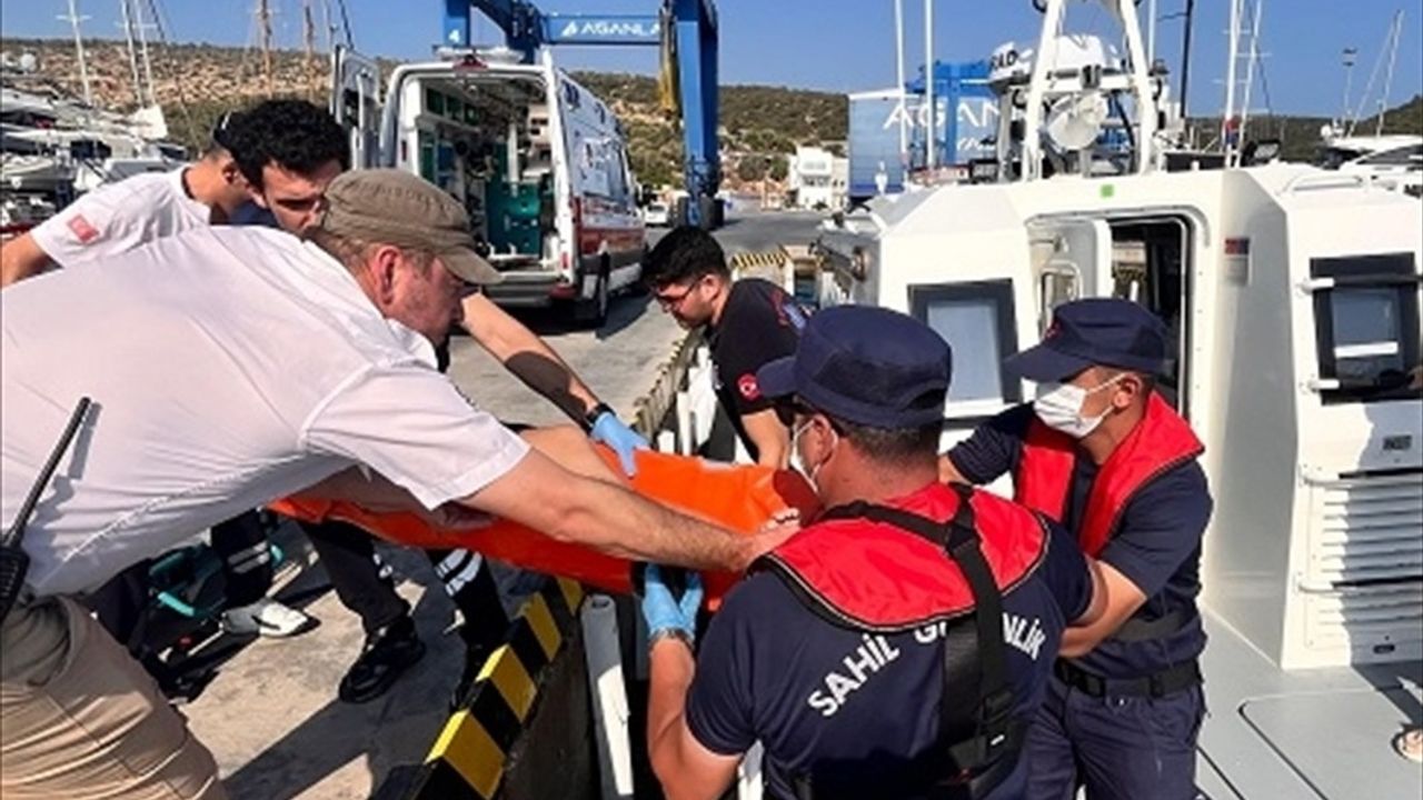 Muğla'da Tekne Kazasında 2 Kişiye Tıbbi Tahliye