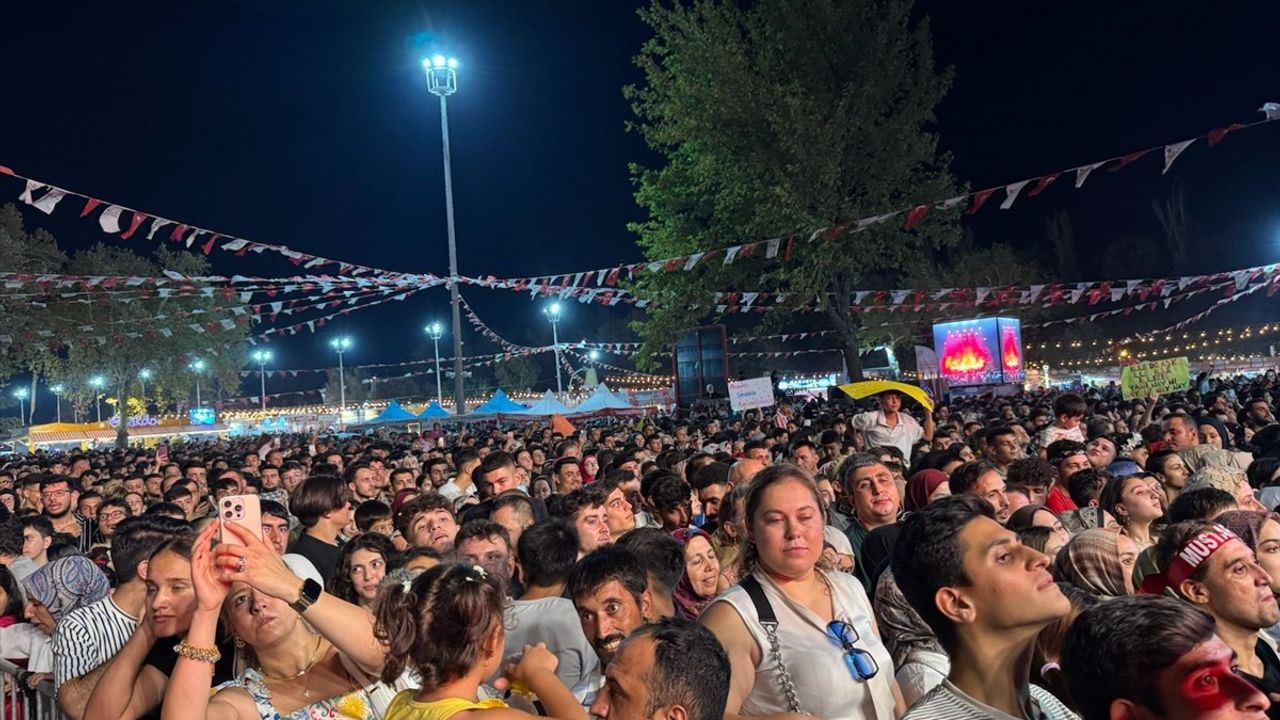 Mustafa Ceceli Kahramanmaraş'ı Coşturdu