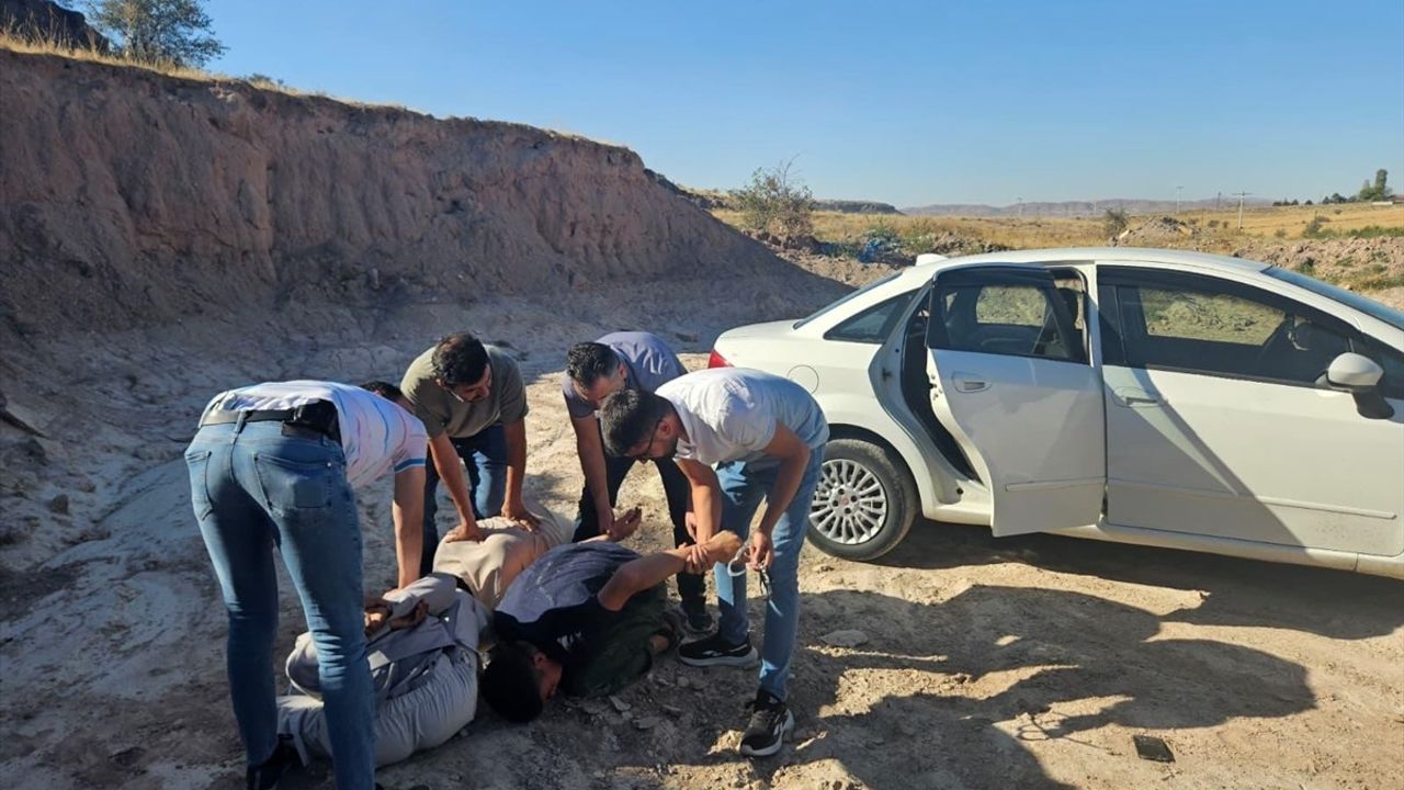 Nevşehir'de Göçmen Kaçakçılığı Operasyonu: 2 Tutuklama