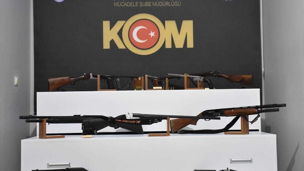 Niğde Merkezli Kaçakçılık Operasyonu: 9 Şüpheli Yakalandı