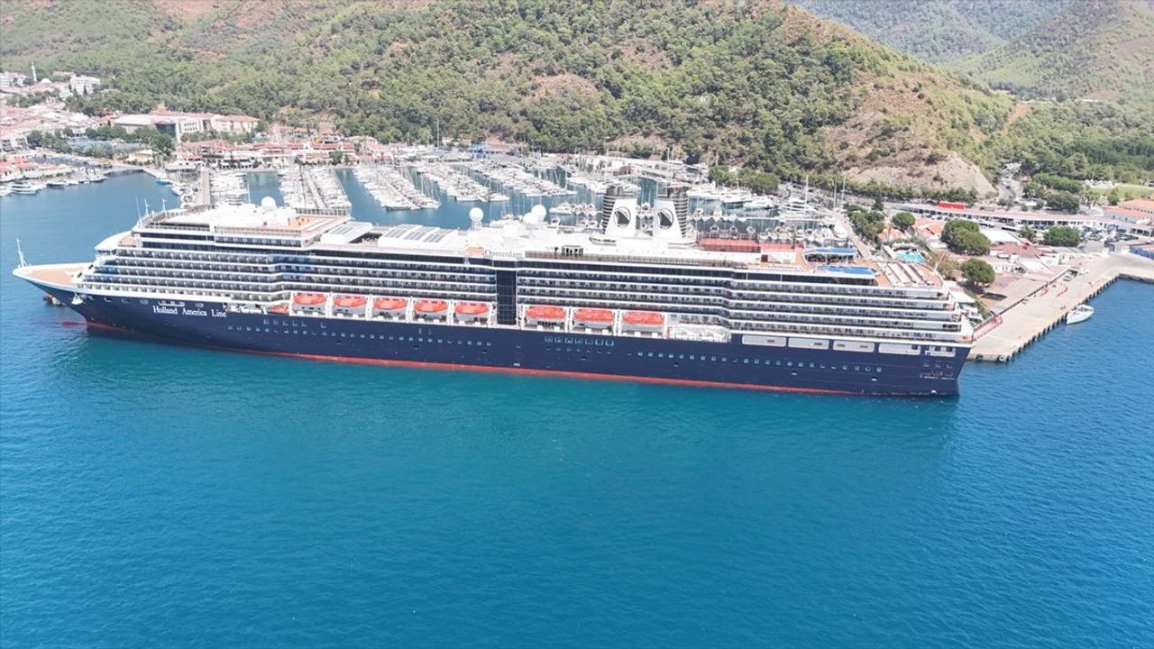 Oosterdam Kruvaziyeri Marmaris'te