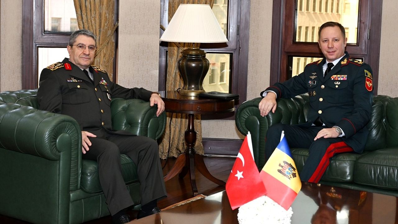 Orgeneral Bayraktaroğlu, Moldovalı Mevkidaşı Tuğgeneral Micov'u Ağırladı
