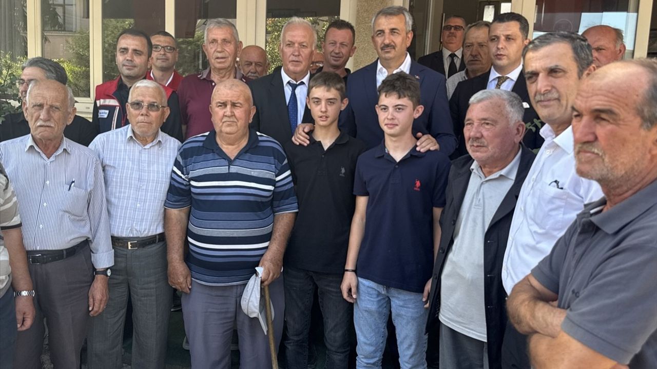 Osmanlı Köyünde Vali Sezer'den İkizlere Destek