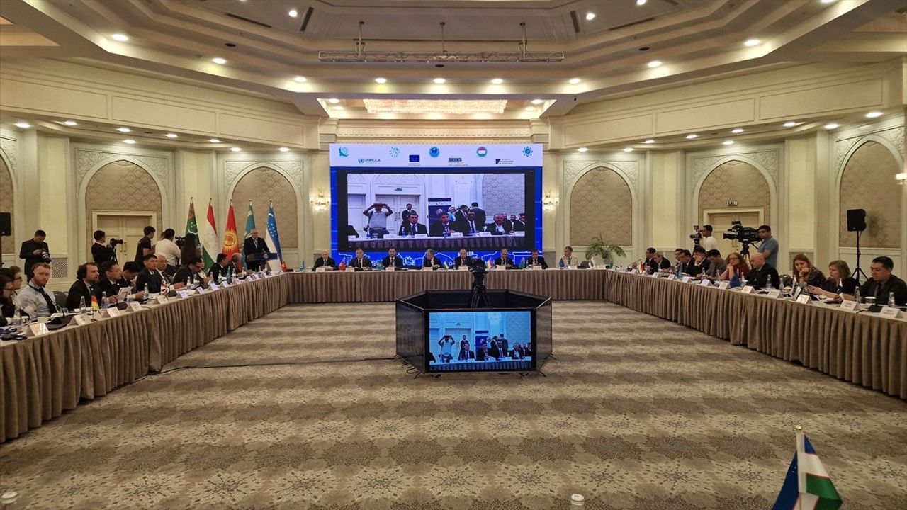 Özbekistan'da 8. Orta Asya Uzmanlar Forumu Başladı