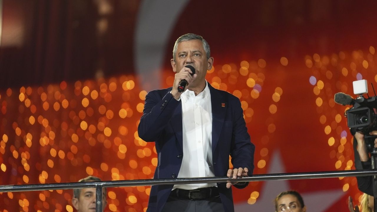 Özgür Özel'den Beyoğlu'nda Kapsamlı Açıklamalar