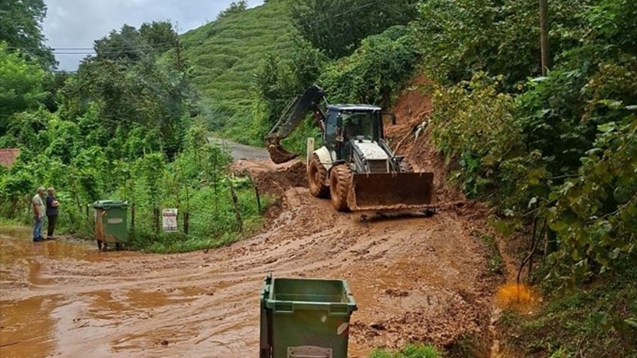 Rize'de Sağanak Sonrası Heyelanlar