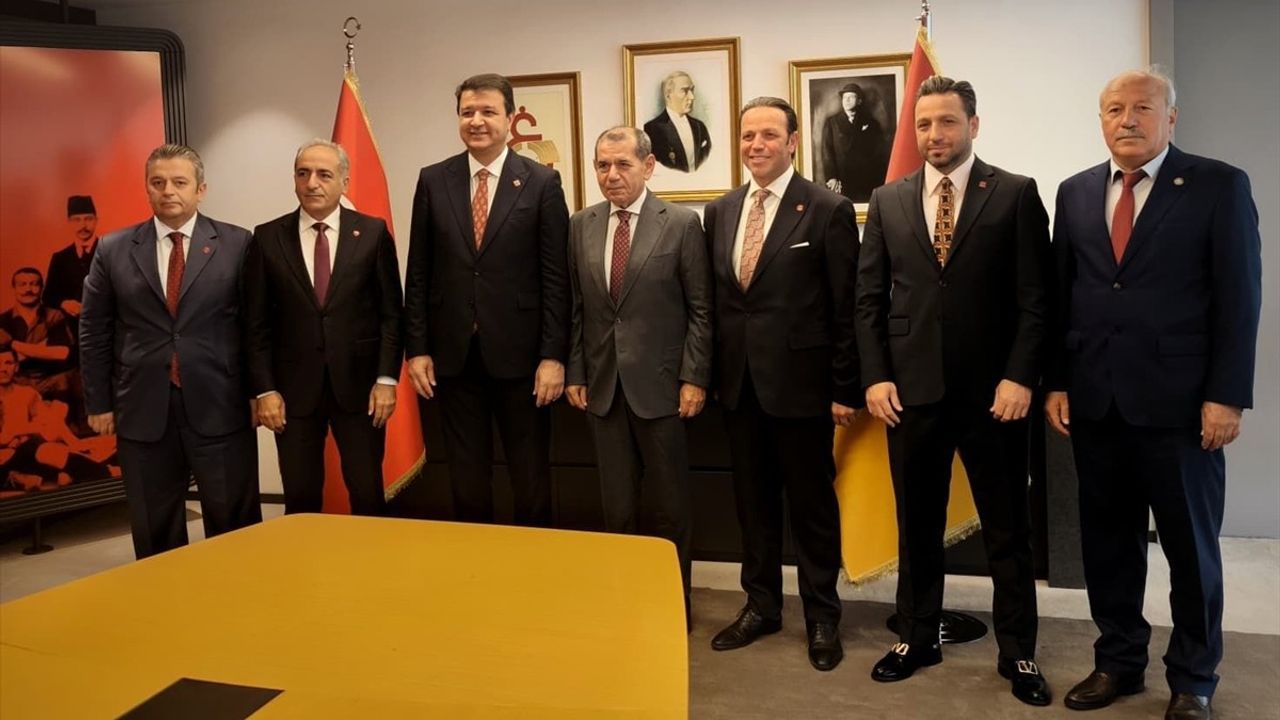 Saadet Partisi Genel Başkanı Arıkan'dan Galatasaray'a Ziyaret