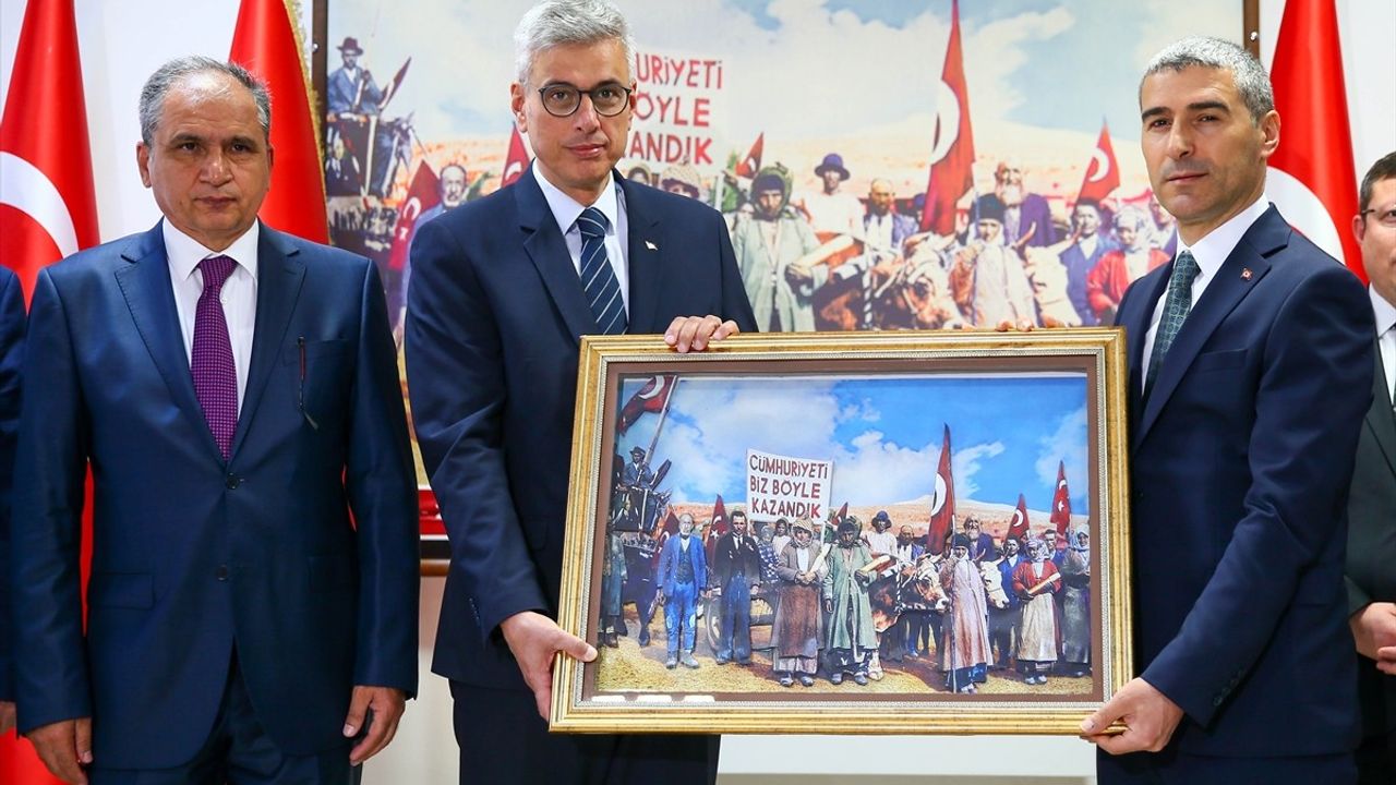 Sağlık Bakanı Memişoğlu'ndan Uşak'ta Önemli Açıklamalar