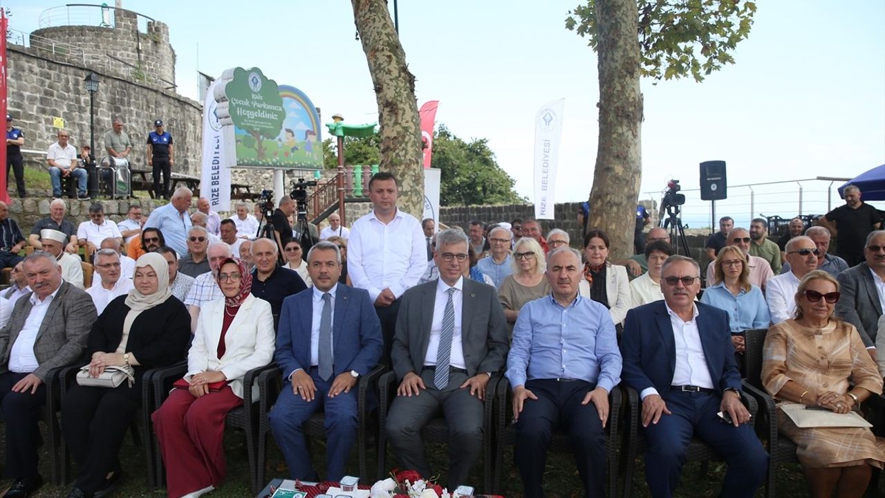 Sağlık Bakanı Memişoğlu, Rize'de Ekrem Orhon'u Andı