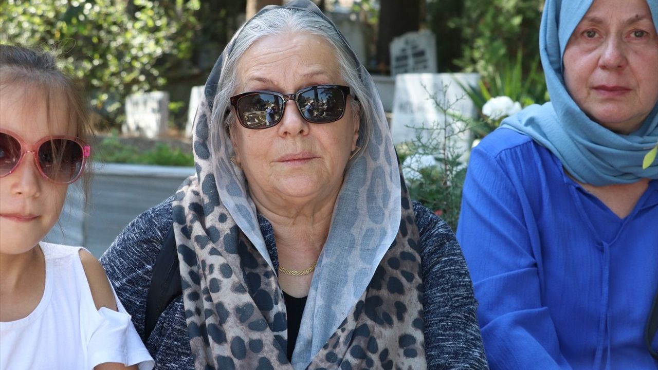Sakarya'da Depremin Yıldönümünde Acılı Anne