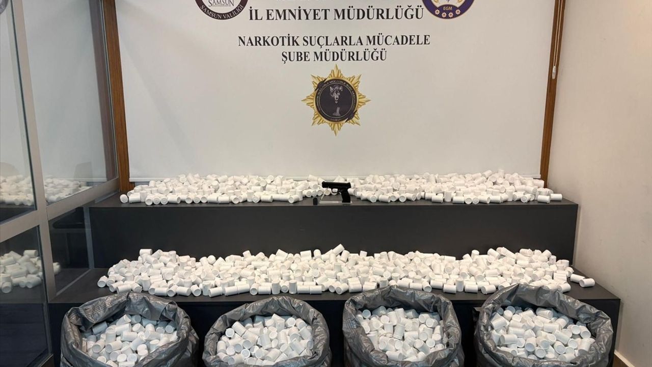 Samsun'da Sentetik Ecza Hapı Operasyonu: 171 Bin 824 Hap Ele Geçirildi