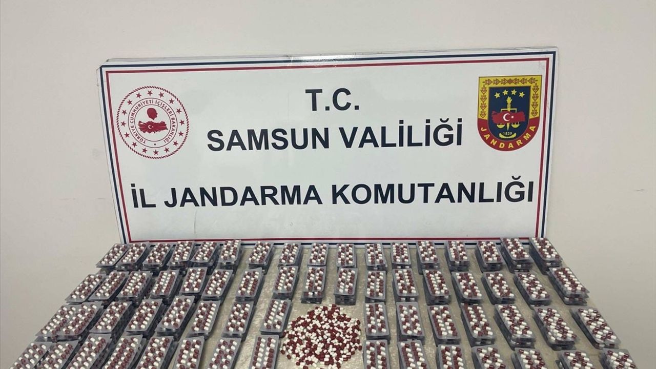 Samsun'da Uyuşturucu Operasyonu: 5 Bin 600 Ecza Hapı Ele Geçirildi