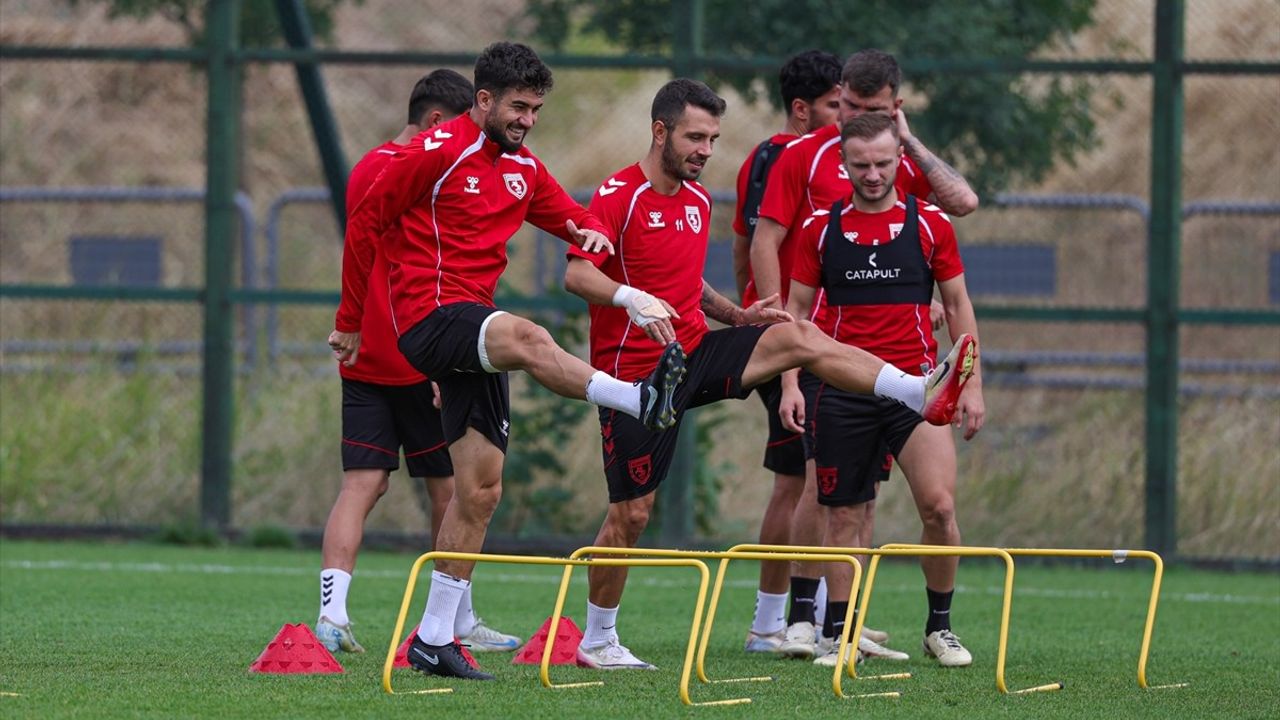Samsunspor'da Holse ve Musaba Antrenmanlara Döndü