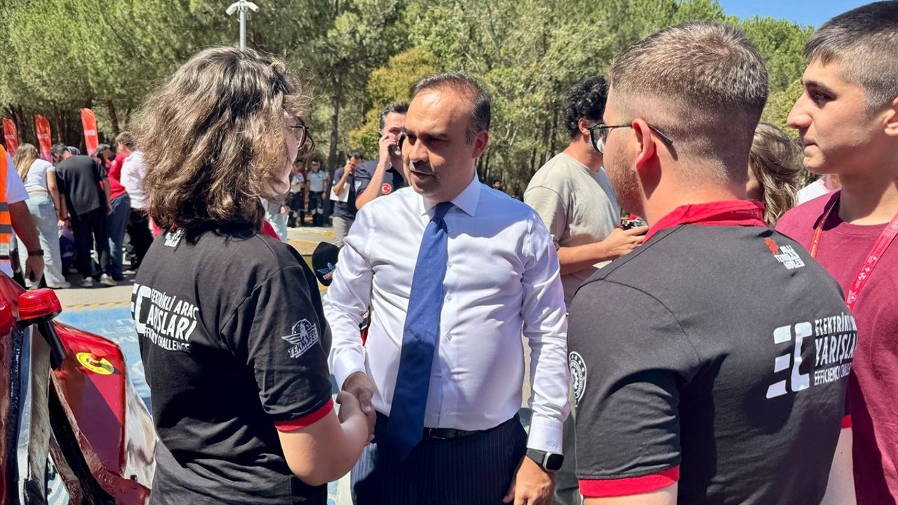 Sanayi ve Teknoloji Bakanı Kacır'dan Elektrikli Araç Yarışları Değerlendirmesi