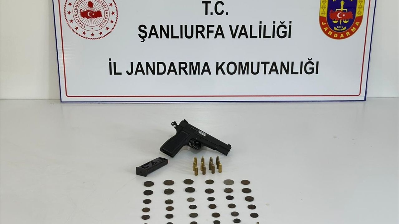Şanlıurfa'da Tarihi Eser Operasyonu: 40 Sikke ve 1 Damga Ele Geçirildi