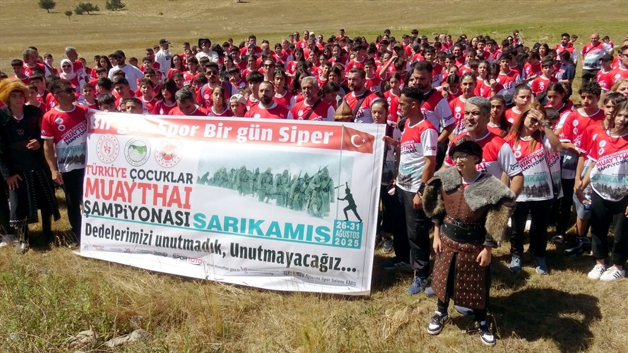 Sarıkamış Şehitlerine Saygı Yürüyüşü Düzenlendi