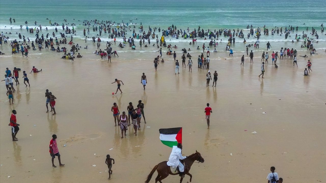 Senegal Sanatçısından Filistin'e Destek Gösterisi