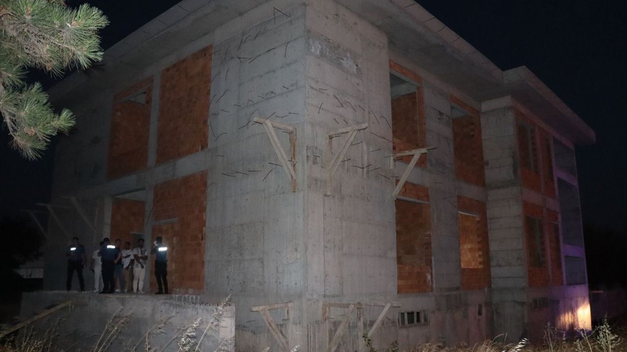 Tekirdağ'da Kayıp Kişinin Kartı ve Telefonunu Çalan İki Şüpheli Tutuklandı