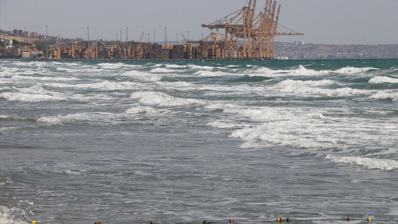 Tekirdağ'da Poyrazın Deniz Ulaşımına Etkisi