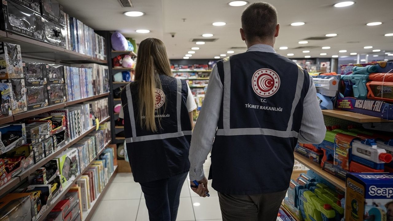 Ticaret Bakanlığı Kırtasiye Ürünlerini Denetledi