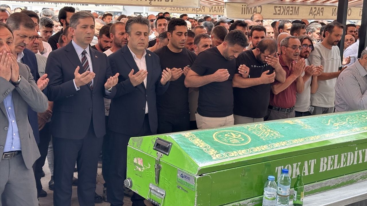 Tokat'ta Motosiklet Kazasında Hayatını Kaybeden Çiftin Cenazesi Defnedildi