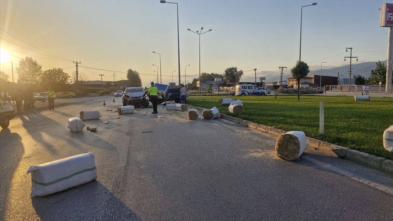 Tokat'ta Tarım Aracı ve Otomobil Çarpışması: Bir Yaralı