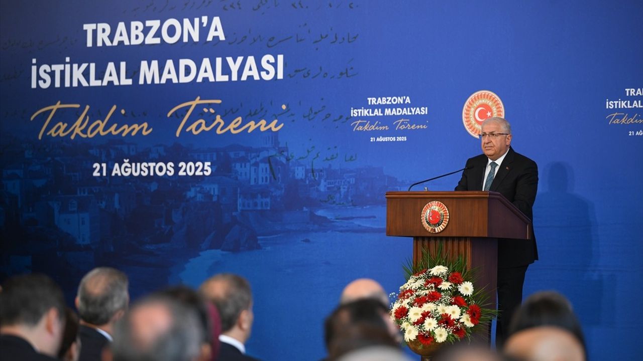 Trabzon'a İstiklal Madalyası Takdim Töreni