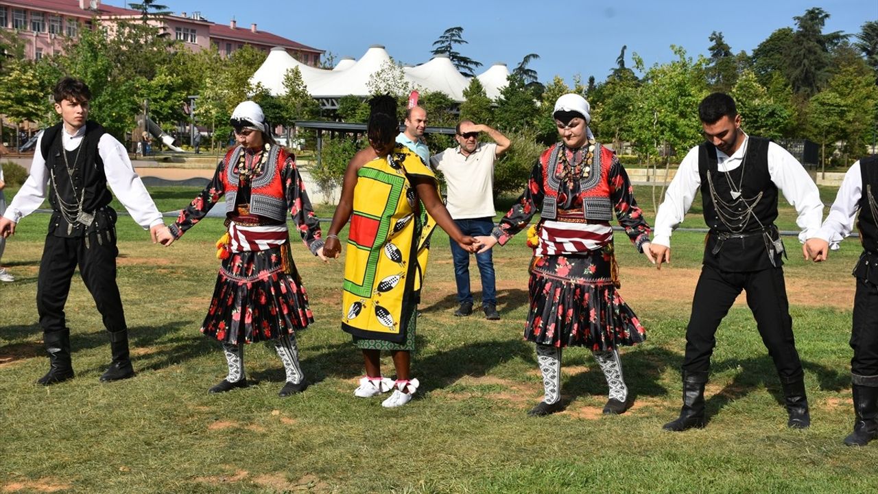 Trabzon'da 3. Uluslararası Horon ve Müzik Festivali Renkli Görüntülere Sahne Oldu