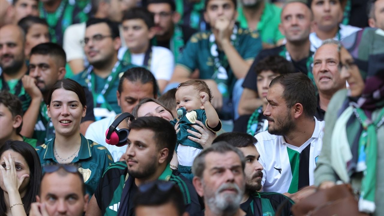 Trendyol Süper Lig'de İlk Yarısı Golsüz Tamamlanan Kocaelispor - Zecorner Kayserispor Maçı