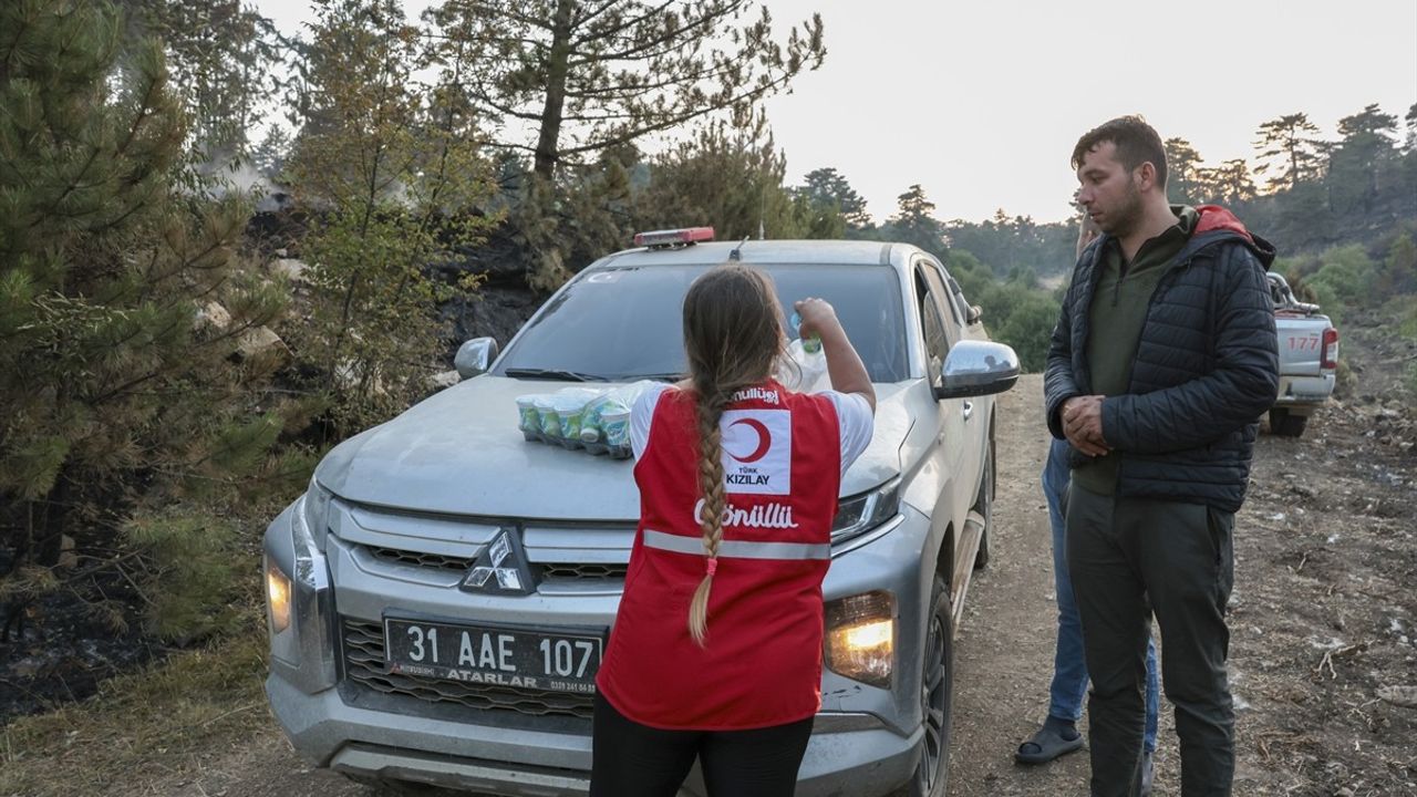 Türk Kızılay Orman Yangınlarıyla Mücadeleye Devam Ediyor