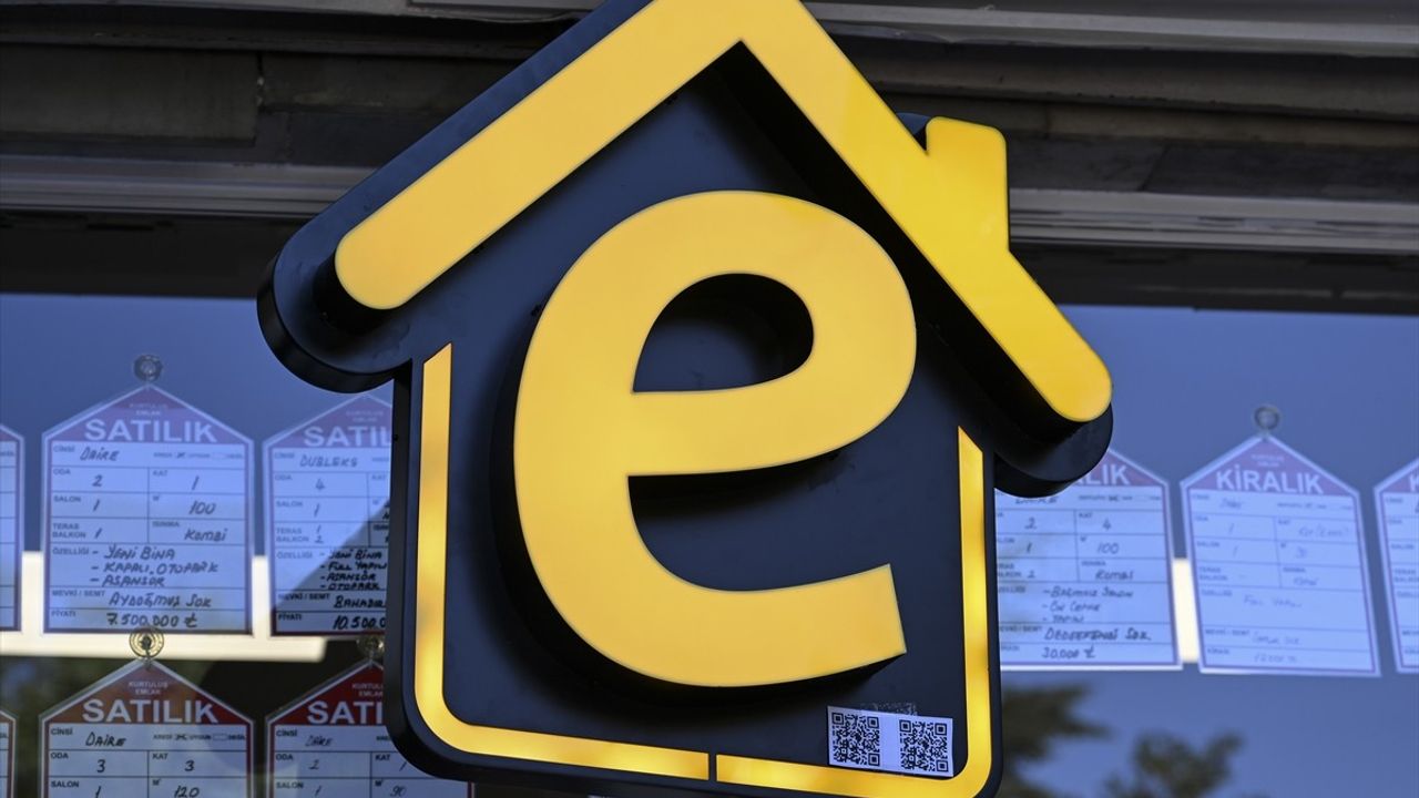 Türkiye'de Emlak Ofislerine 'E' Tabelası Uygulaması Başladı