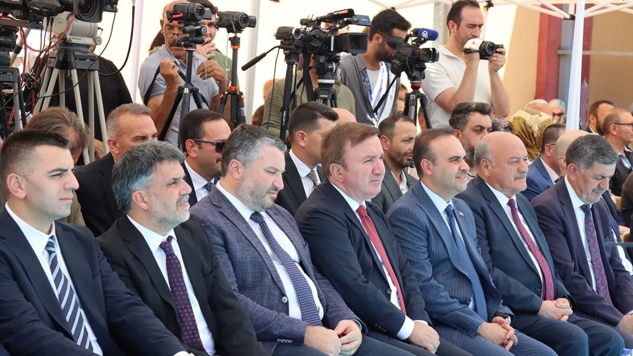 Türkiye Ekonomisinde Büyüme Konuşuldu: Bakan Kacır Erzincan'da Açıklamalarda Bulundu