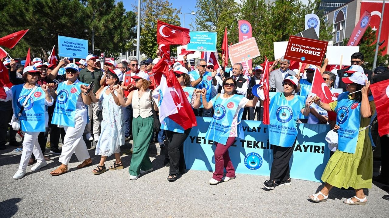 Türkiye Kamu-Sen Genel Başkanı Kahveci: 'Hizmet Üretmiyoruz, Haklarımızı Almak İçin Buradayız'