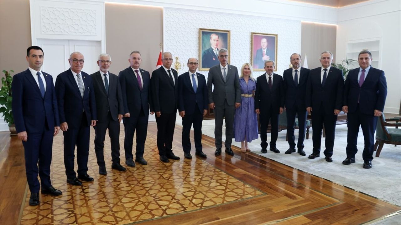 Üniversite Hastaneleri Birliği Yönetimi Sağlık Bakanı ile Bir Araya Geldi