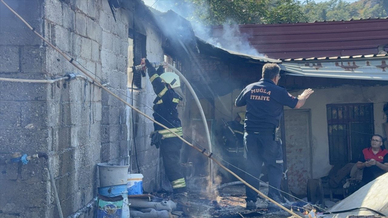 Uyuşturucu Bağımlılığı Nedeniyle Evi Ateşe Veren Genç Gözaltına Alındı