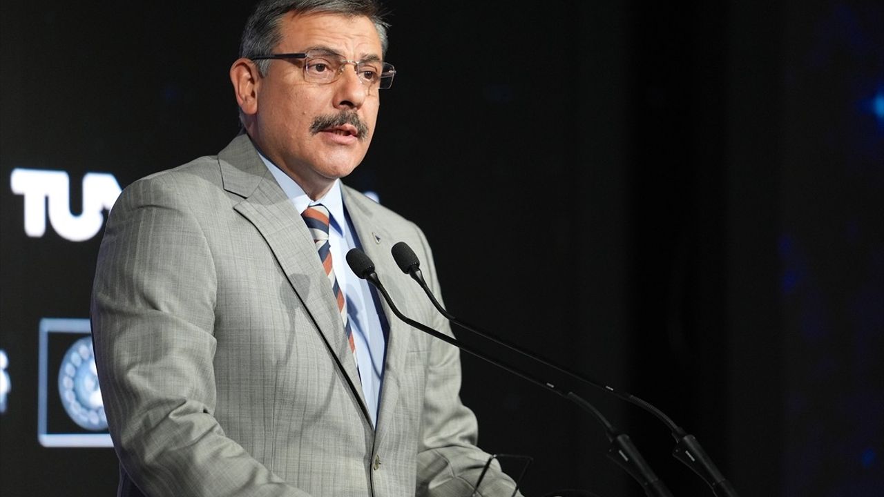 Uzay Teknolojisinde Türkiye'nin Yeni Başarıları Erzurum'daki Etkinlikte Tanıtıldı
